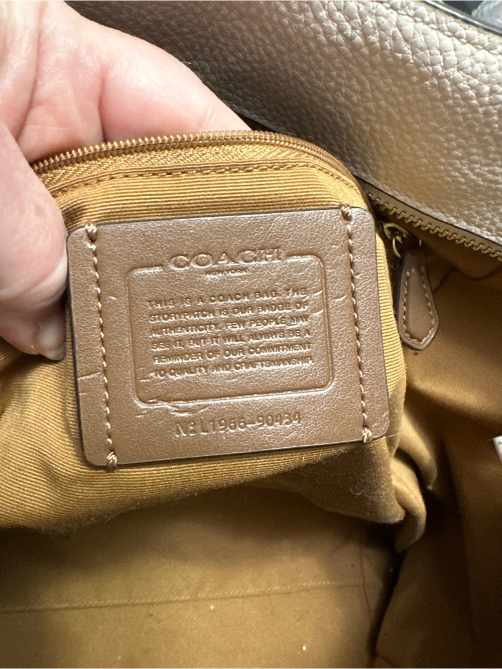 Coach Marian Tote Beige & White Sig Canvas with Snake-Print Handles/w wallet inc - Picture 9 of 16